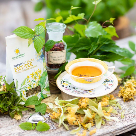 SonnenMoor Ent-Tee® Innere Reinigung - 50 gUnser loser Ent-Tee® ist eine wohltuende Kräuterteemischung, die Ihren Körper beim Befreien unterstützt. Unsere hochwertige Kräutermischung ist perfekt abgestimmt fü