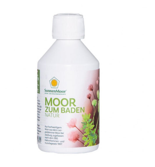 Packung SonnenMoor Moor zum Baden – 500 g in einer umweltfreundlichen Verpackung, die das natürliche Moor zur Entspannung und Hautpflege während des Bades zeigt.